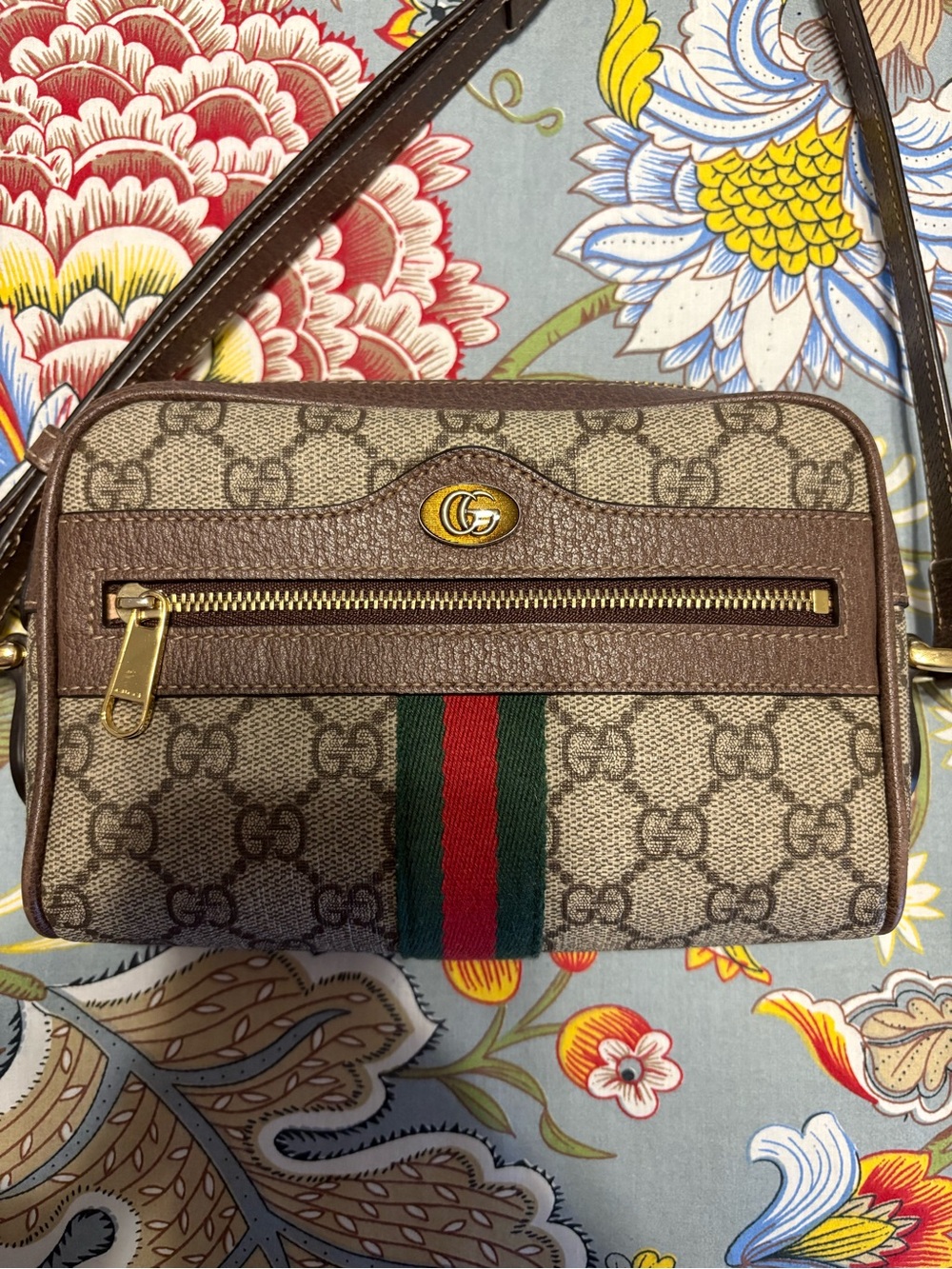 Gucci Brown GG Supreme Canvas Crossbody with Green-Red Web - Picture 3 of 7